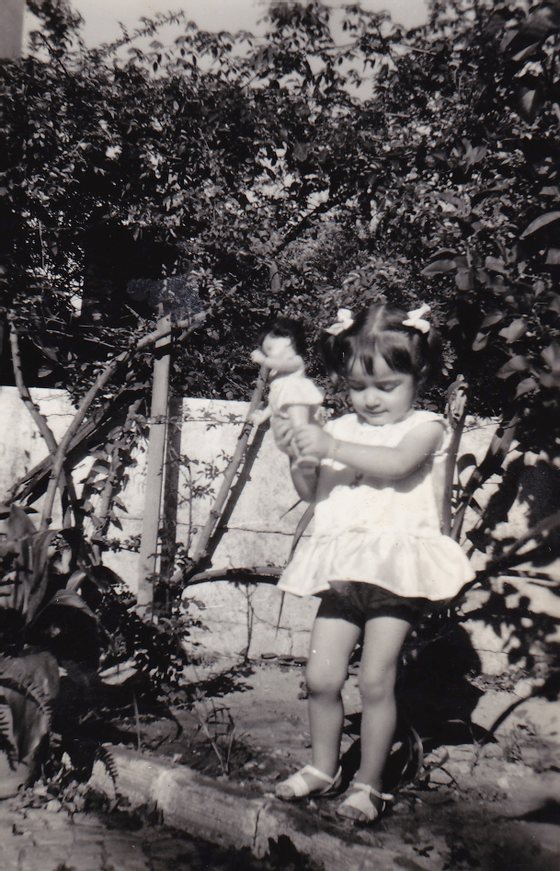Quando era pequena, brincava muito com bonecas