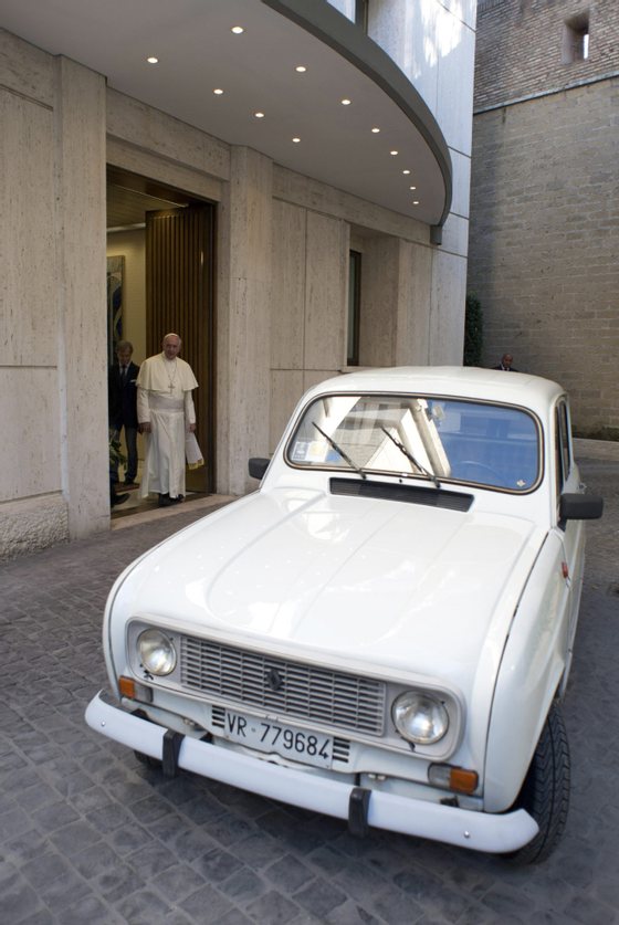 vatican-pope-new-car-1 (2)
