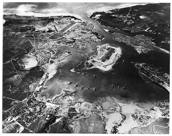 754px-Pearl_Harbor_looking_southwest-Oct41