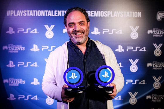 RogÃ©rio Ribeiro, Diretor e produtor no Game Studio 78, na segunda ediÃ§Ã£o dos PrÃ©mios PlayStation onde venceu o Melhor Jogo de 2016 e o PrÃ©mio de Jogo Mais Inovador.