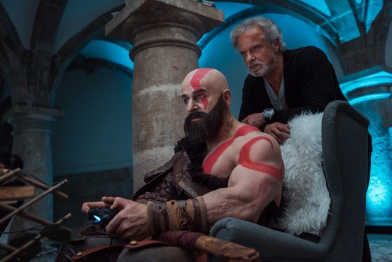 Em God of War, Kratos é representado por novo actor devido à altura