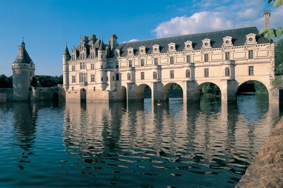 Reflection of a castle in a river, Chateau De Chenonceaux, Chenonceaux, Centre, France