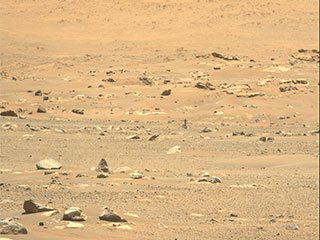 Foto tirada em 23 de maio de 2021, um dia apÃ³s seu sexto voo - pelo instrumento Mastcam-Z a bordo do Perseverance Mars Rover. CrÃ©ditos: NASA/JPL-Caltech/ASU/MSSS