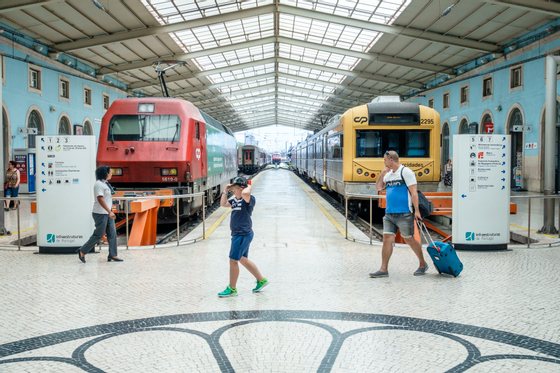 Portugal, Lisbon, Santa Apolonia, Comboios de Portugal, Railway Trains in station