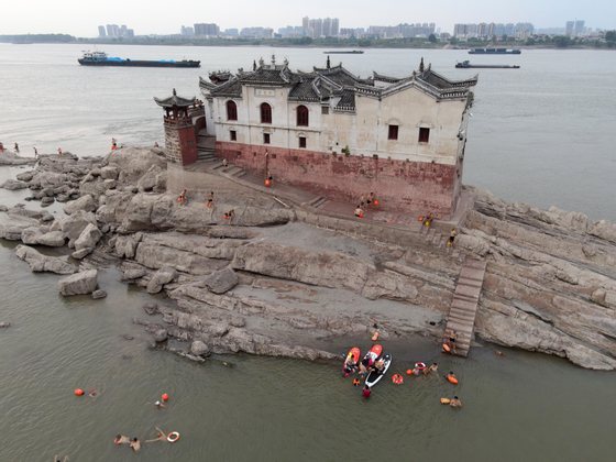 Guanyin Pavilion Reappears From Underwater In Ezhou