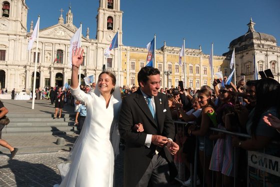 Casamento Real. Depois de dois bolos e quatro horas de celebração em Mafra,  a festa continua agora em Sintra – Observador