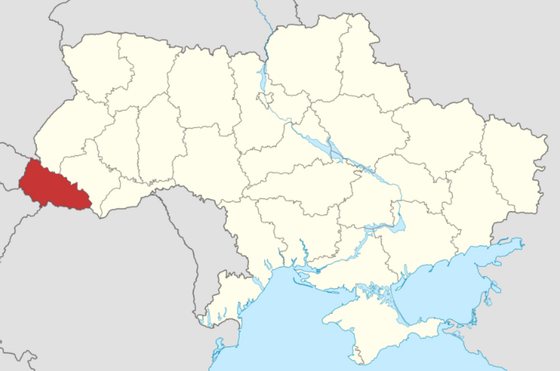 A TranscarpÃ¡tia faz fronteira com a Hungria, a EslovÃ¡quia e a PolÃ³nia.Â 