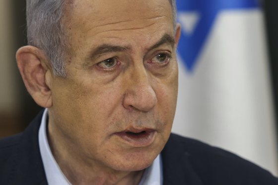 epa11062075 Israeli Prime Minister Benjamin Netanyahu convenes the weekly cabinet meeting at the Defence Ministry in Tel Aviv, Israel, 07 January 2024.  EPA/RONEN ZVULUN / POOL