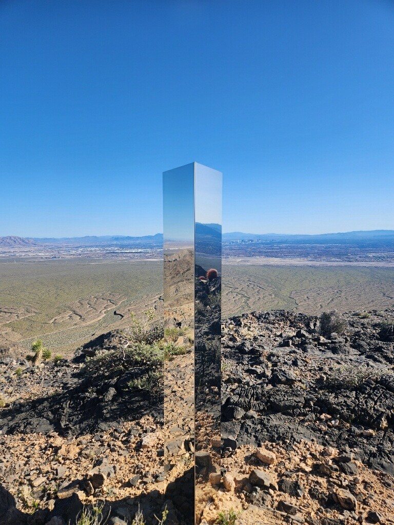 Monolítico encontrado no estado de Nevada, EUA
