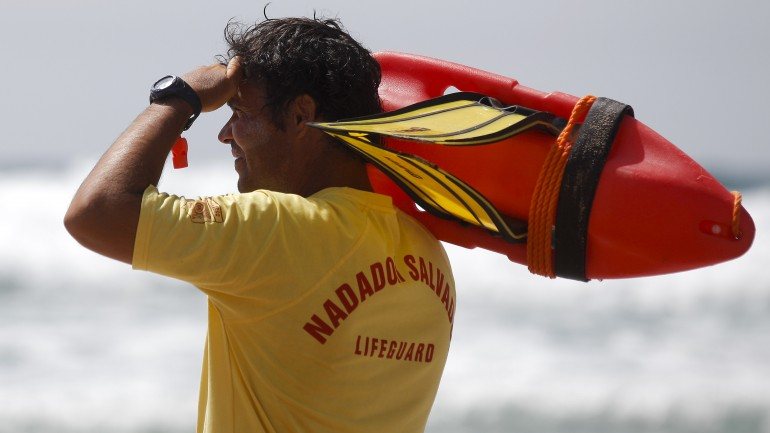 Nadadores-salvadores já fizeram 267 intervenções em praias concessionadas vigiadas