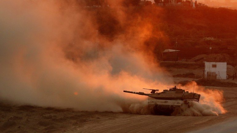 Tanque israelita na zona de Gaza