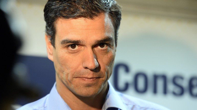 Pedro Sánchez está a correr Espanha de lés a lés para tentar ultimar acordos