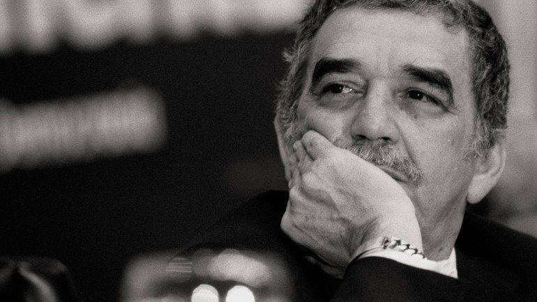 Escritor, jornalista, político, Gabriel García Márquez, um dos mais importantes escritores do século XX, nasceu a 6 de março de 1927 em Aracataca, na Colômbia, e morreu a 17 de abril de 2014, na Cidade do México. Tinha 87 anos