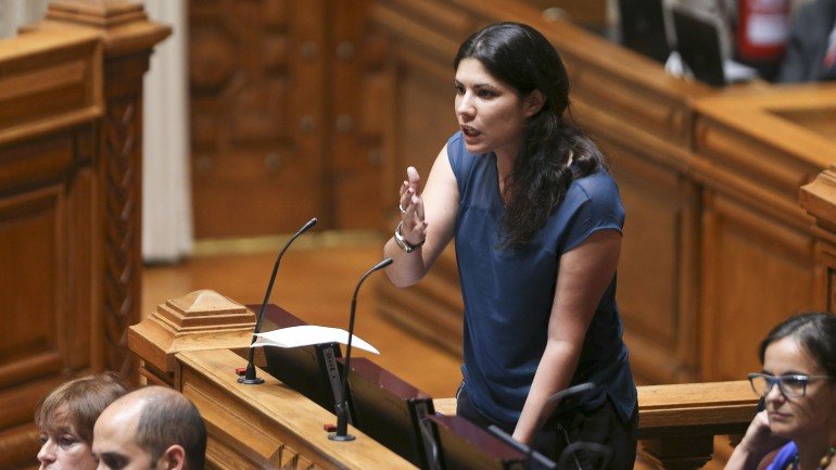&quot;Não pode ser o Estado a promover a existência de offshores&quot;, afirmou Mariana Mortágua, no Parlamento