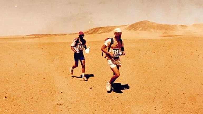 Mauro Prosperi, então com 39 anos, resolveu aventurar-se na Maratona do Sables, em Marrocos. Não correria bem