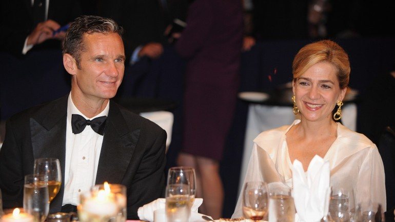 O marido da Infanta Cristina, Iñaki Urdangarin, terá desviado mais de seis milhões de euros de fundos públicos