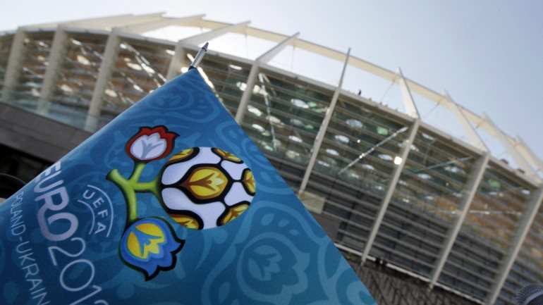 A UEFA irá financiar o desenvolvimento do futebol na Crimeia