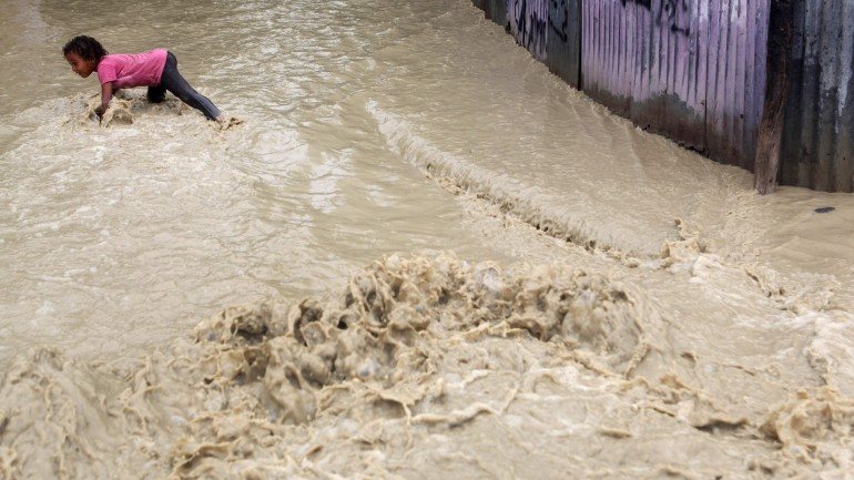 Cidades mais castigadas pelo mau tempo registaram em apenas 24 horas 250 mililitros de chuva