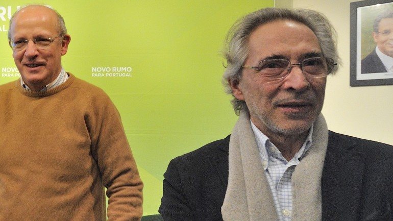 Pedro Bacelar de Vasconcelos (à direita) é membro do secretariado do PS