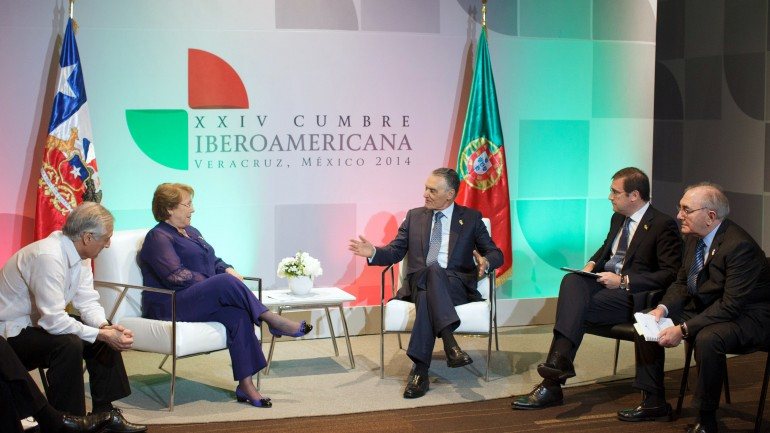 Cavaco Silva e Passos Coelho estiveram numa cimeira no México