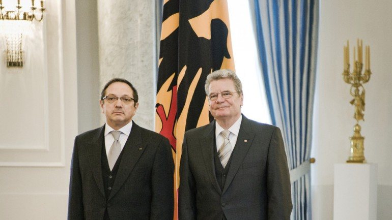 Luís de Almeida Sampaio (esquerda) com Joachim Gauck, presidente da Alemanha