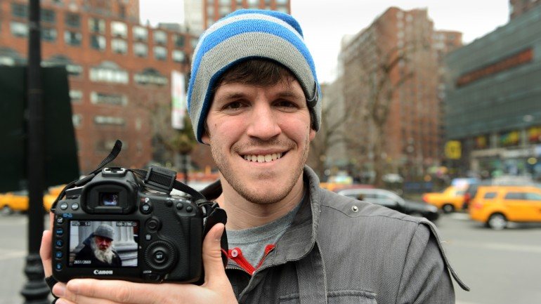 Brandon Stanton é o autor da página Humans of New York, seguida por quase 12 milhões de pessoas no Facebook