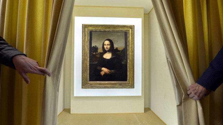 &quot;La Gioconda&quot;, de Leonardo da Vinci, uma das obras que atrai mais visitantes ao Louvre