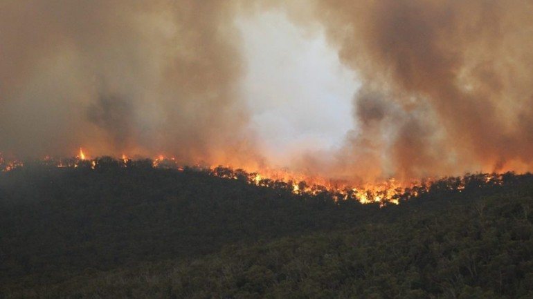 Incêndio descontrolado na Austrália