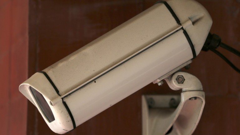 Senhorio instalou câmara de vigilância na casa de banho