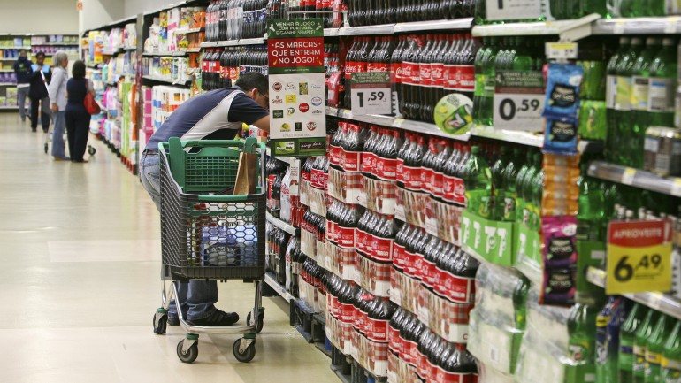 Jerónimo Martins, grupo que detém a cadeia de supermercados, levantou a proibição imposta há dois anos