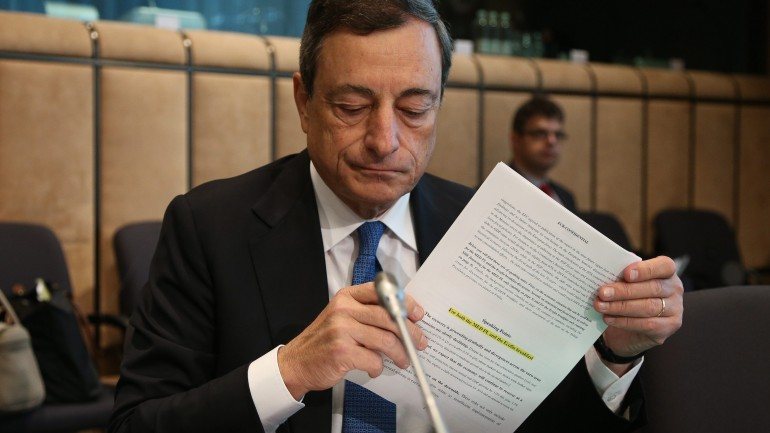 Economistas esperam novidades de Mario Draghi no dia 22 de janeiro.