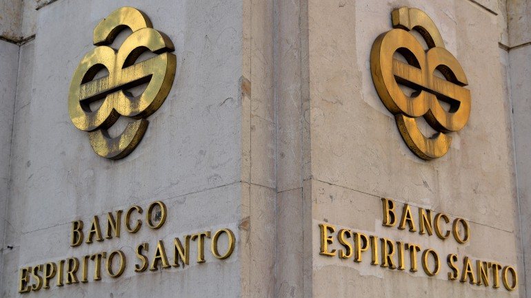 BES informa que &quot;foi notificado da deliberação tomada em reunião do Conselho de Administração do Banco de Portugal de 22 de dezembro de 2014