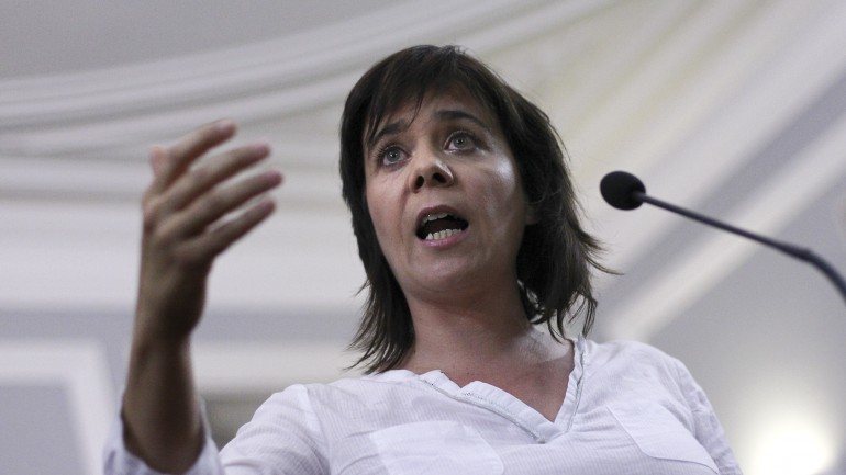Catarina Martins afirmou que não acredita que o PS se vá &quot;definir&quot; até às eleições legislativas