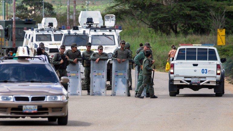 24 polícias venezuelanos podem estar envolvidos em sequestros