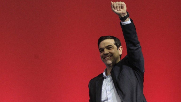 Alexis Tsipras lidera as sondagens
