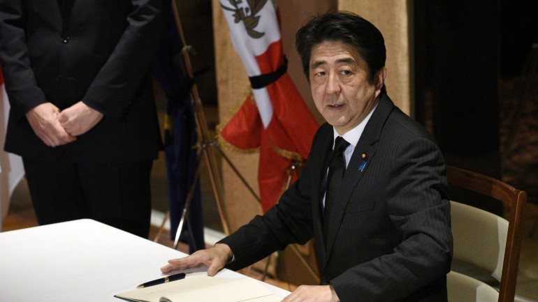 Shinzo Abe condenou atos de violência