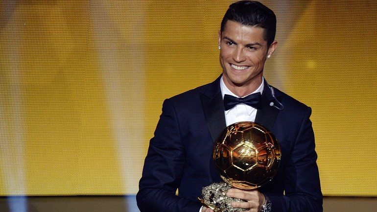 Ronaldo recebeu a terceira Bola de Ouro esta semana