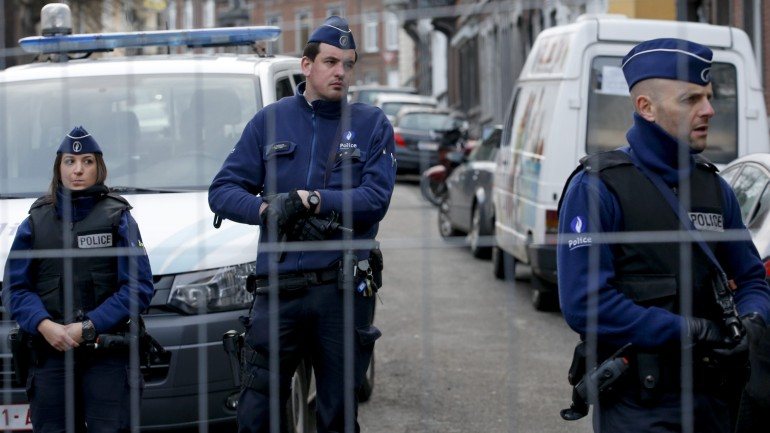 Mais 300 agentes vão ser colocados nas ruas belgas