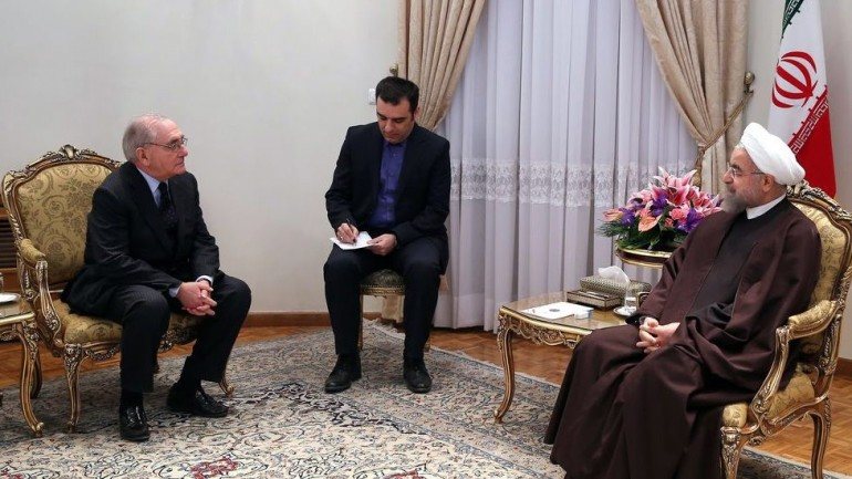 Hassan Rohani garantou a Rui Machete que o Irão está disponível para dialogar