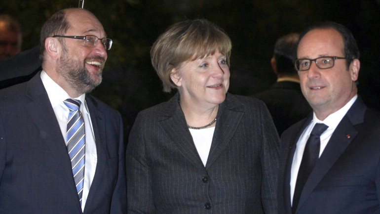 Martin Schulz, Angela Merkel e François Hollande e  marcaram um encontro, por iniciativa do presidente do PE, para as 18h30 locais
