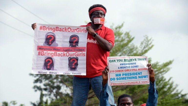 A organizaçãp Boko Haram tem sequestrado várias raparigas na Nigéria