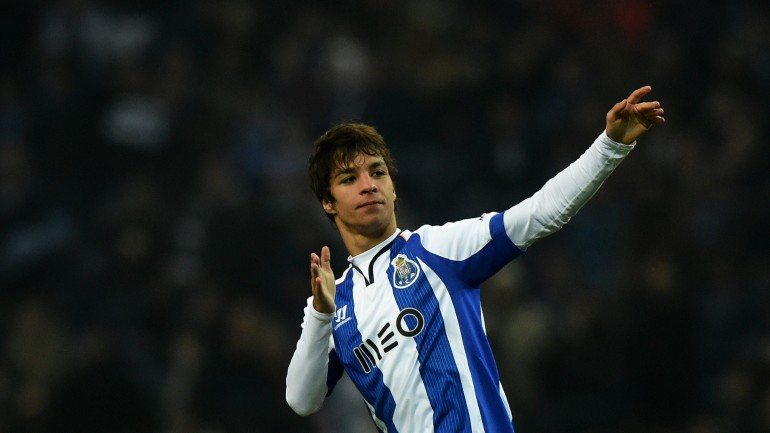 Óliver Torres marcou o quinto golo da época e ultrapassou Juan Antonio Pizzi (quatro golos) como melhor marcador espanhol de sempre do FC Porto