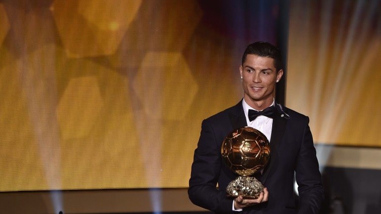 Ronaldo foi pela terceira vez o jogador mais votado na corrida à Bola de Ouro da FIFA