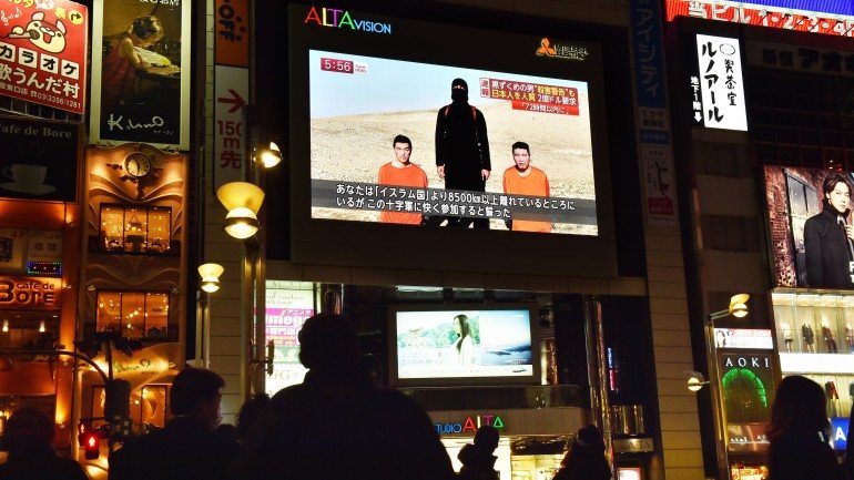 Em Tóquio as reações ao cativeiro têm sido muito criticas
