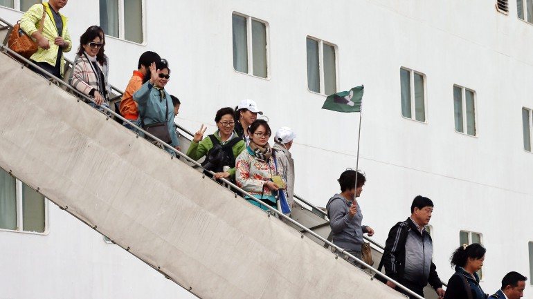 O número de turistas chineses que visitaram Portugal no primeiro semestre de 2014 aumentou 69% para 55.400