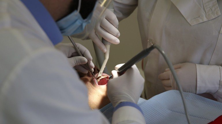 O plano cobre várias especialidades, inclusive medicina dentária