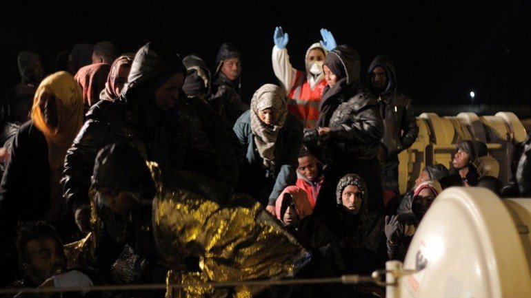 Em janeiro, os imigrantes chegados à costa de Itália atingiram os 3.528