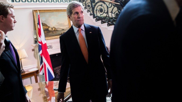 John Kerry: Kiev e os ocidentais acusam a Rússia de apoiar os separatistas