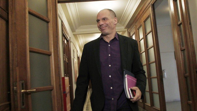 &quot;Não vamos pedir dinheiro àqueles que sofrem&quot;, garantiu Varoufakis