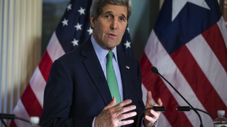 &quot;As negociações em curso visam regular a questão do restabelecimento das relações diplomáticas&quot;, afirmou John Kerry